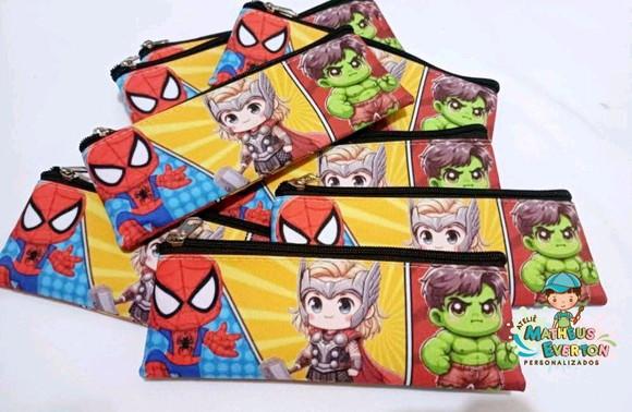 35 Estojos Slim Personalizado Heróis Cute Tam: 19x7cm