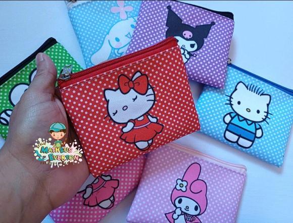 35 Porta Moedas Hello Kitty Tamanho: 10x12cm