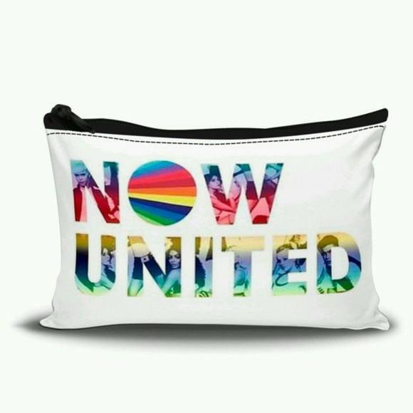 Necessaire Personalizada Now United