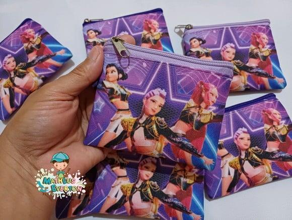 25 Porta Moedas Guerreiras do K-pop Tamanho: 10x12cm