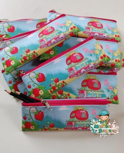 Estojo Slim Personalizado Moranguinho Tamanho 19x7