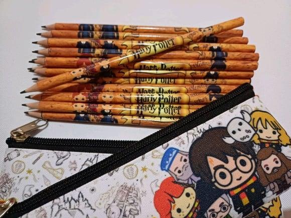 35 Lápis + 35 Estojos Slim Harry Potter Tam: 19x7