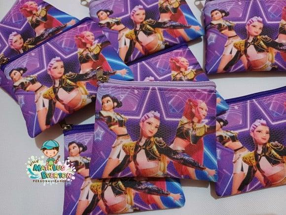 35 Porta Moedas Guerreiras do K-pop Tamanho: 10x12cm