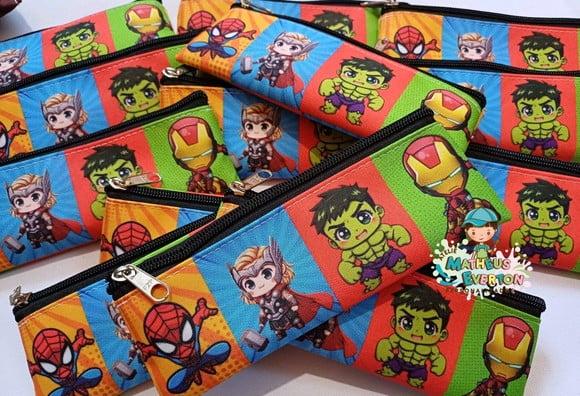 50 Estojos Slim Personalizado Heróis Tam: 19x7cm