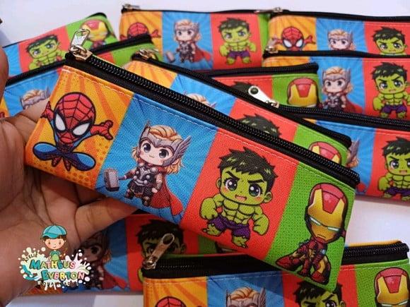 40 Estojos Slim Personalizado Heróis Cute Tam: 19x7cm