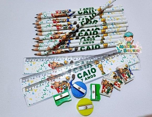 50 Kits Lápis, Borracha, Régua e Apontador Mascote da Copa