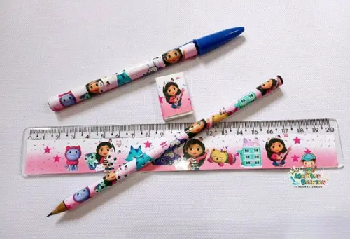 30 Kits Lápis, Caneta,regua e Borracha a Casa Mágica da Gabi