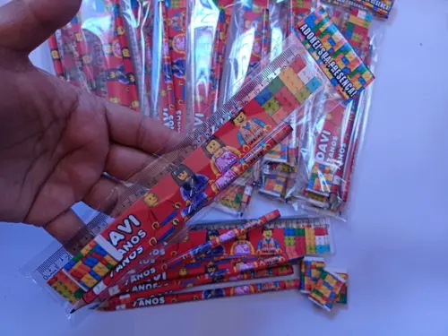 30 Kits Lápis, Régua e Borracha Lego