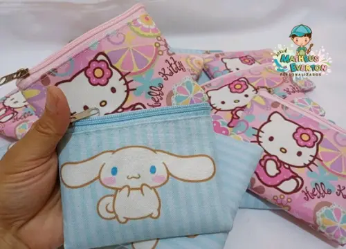 30 Porta Moedas Hello Kitty Tamanho: 10x12cm