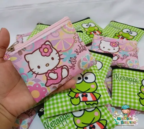 35 Porta Moedas Hello Kitty Tamanho: 10x12cm