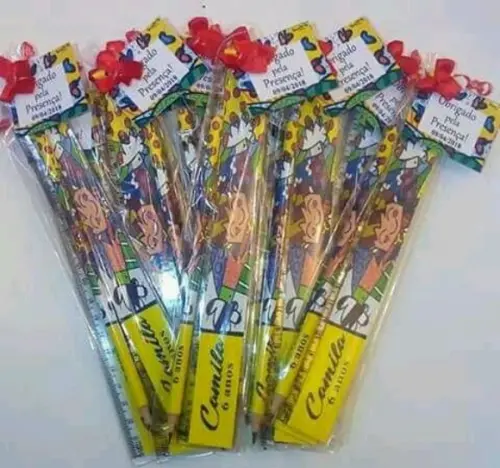 50 Lápis + 50 Régua Personalizado Romero de Brito