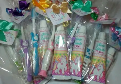 15 Kit Higiene Bucal Personalizado - Tema Unicórnio