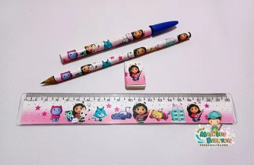 25 Kits Lápis, Caneta,regua e Borracha a Casa Mágica da Gabi