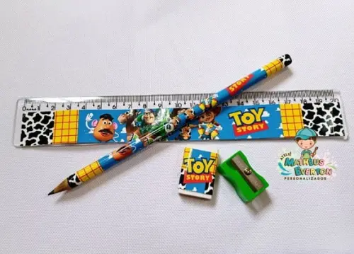 30 Kits Lápis, Borracha, Régua e Apontador Toy Story
