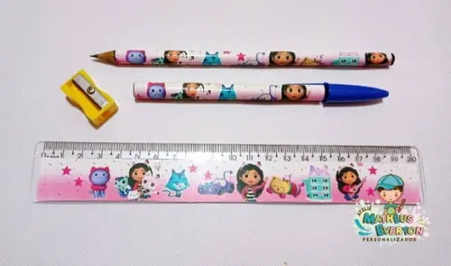 30 Kits Lápis, Caneta,regua e Apontado Casa Mágica da Gabi