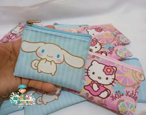 30 Porta Moedas Hello Kitty Tamanho: 10x12cm