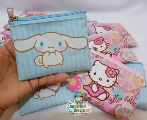 30 Porta Moedas Hello Kitty Tamanho: 10x12cm