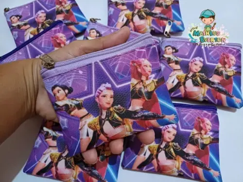 40 Porta Moedas Guerreiras do K-pop Tamanho: 10x12cm
