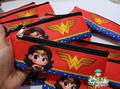 50 Estojos Slim Personalizado Mulher Maravilha Tam: 19x7cm
