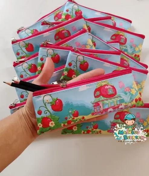 Estojo Slim Personalizado Moranguinho Tamanho 19x7