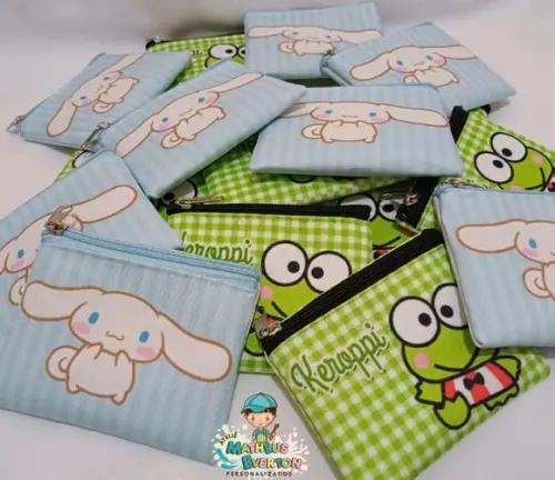 25 Porta Moedas Hello Kitty Tamanho: 10x12cm
