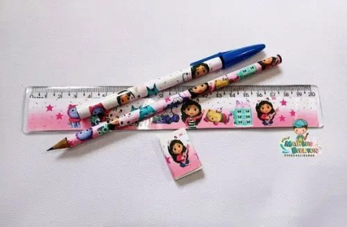 30 Kits Lápis, Caneta,regua e Borracha a Casa Mágica da Gabi