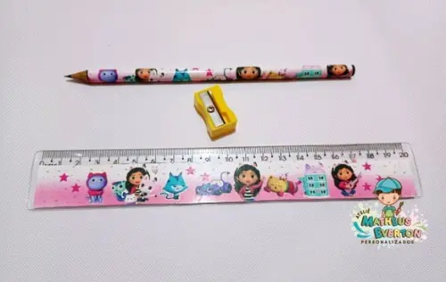 30 Kits Lápis, Régua e Apontador a Casa Mágica da Gabi
