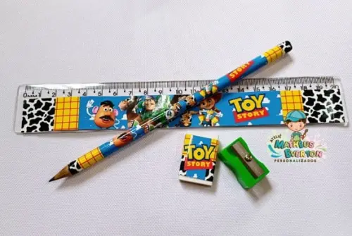 35 Kits Lápis, Borracha, Régua e Apontador Toy Story
