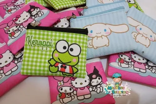 40 Porta Moedas Hello Kitty Tamanho: 10x12cm