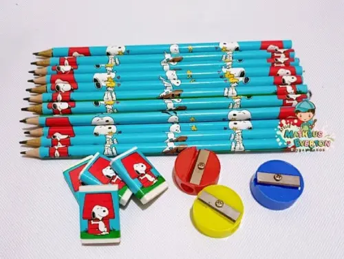50 Kits Lapis, Borracha e Apontador Personalizado Snoopy