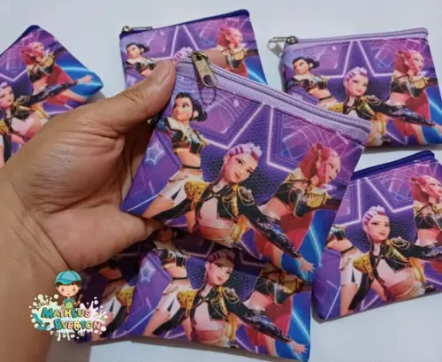 50 Porta Moedas Guerreiras do K-pop Tamanho: 10x12cm