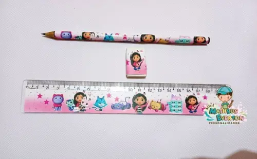 25 Kits Lápis, Régua e Borracha a Casa Mágica da Gabi