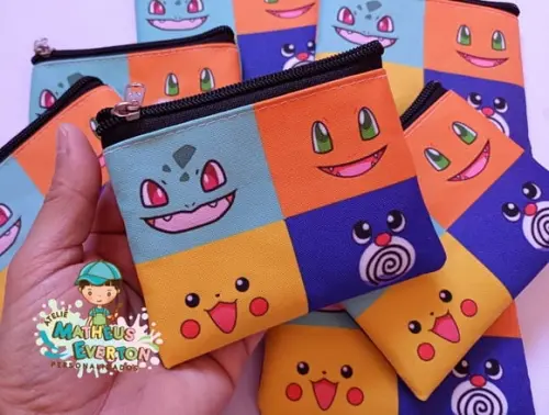 25 Porta Moedas Pokémon Tamanho: 10x12cm