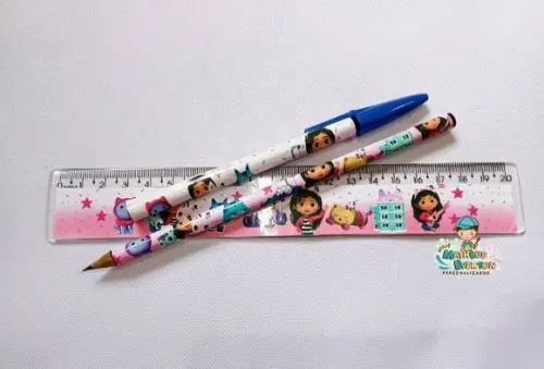 30 Kits Lápis, Caneta e Regua a Casa Mágica da Gabi