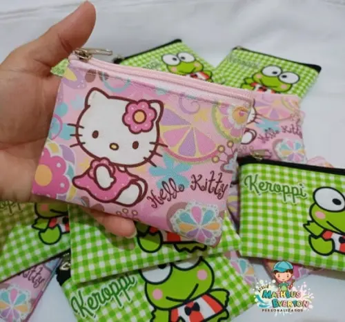 35 Porta Moedas Hello Kitty Tamanho: 10x12cm