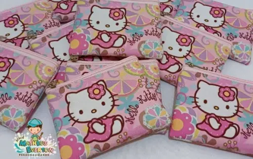 40 Porta Moedas Hello Kitty Tamanho: 10x12cm