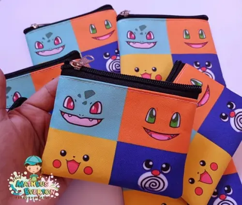 45 Porta Moedas Pokémon Tamanho: 10x12cm