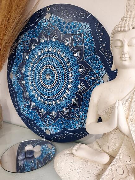 Mandala Energia Espiritual 40 cm - com fundo azul