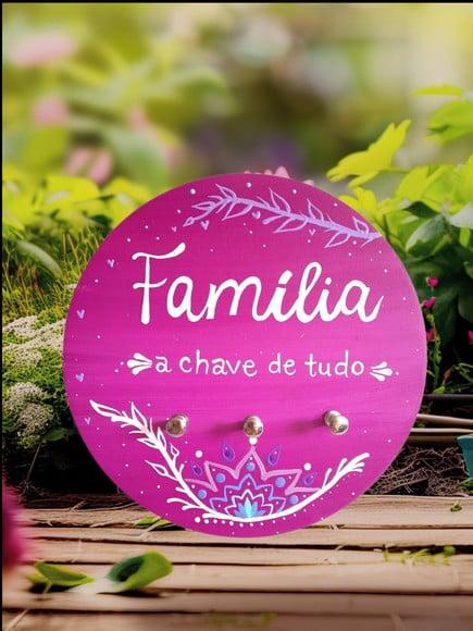 Placa com Porta-chaves familia a Chave de Tudo 20cm