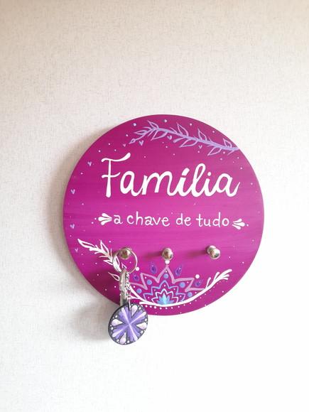 Placa com Porta-chaves familia a Chave de Tudo 20cm