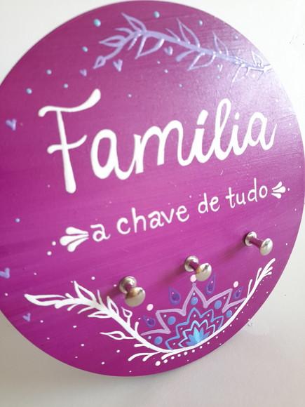 Placa com Porta-chaves familia a Chave de Tudo 20cm