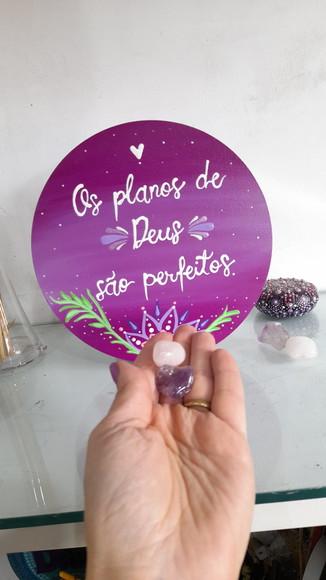 Placa Decorativa os Planos de Deus São Perfeitos 20cm