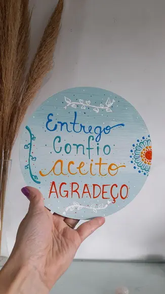 Placa Decorativa entrego, Confio, Aceito, Agradeço 20cm Ho