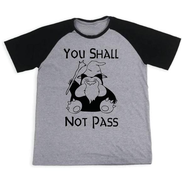 Camiseta You Shall Not Pass Snorlax Raglan