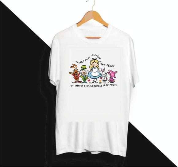 Camiseta Alice In Wonderland Doodles