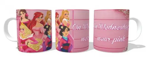 Caneca Nas Quartas Vestimos Rosa - Princesas Disney