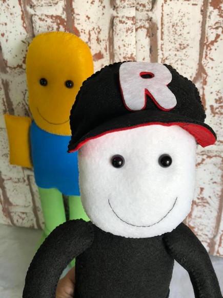 Bonecos Roblox em Feltro