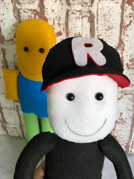 Bonecos Roblox em Feltro