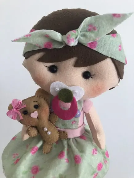 Boneca em Feltro