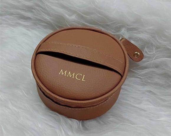 Mini Case Redondo em Sintético Personalizado